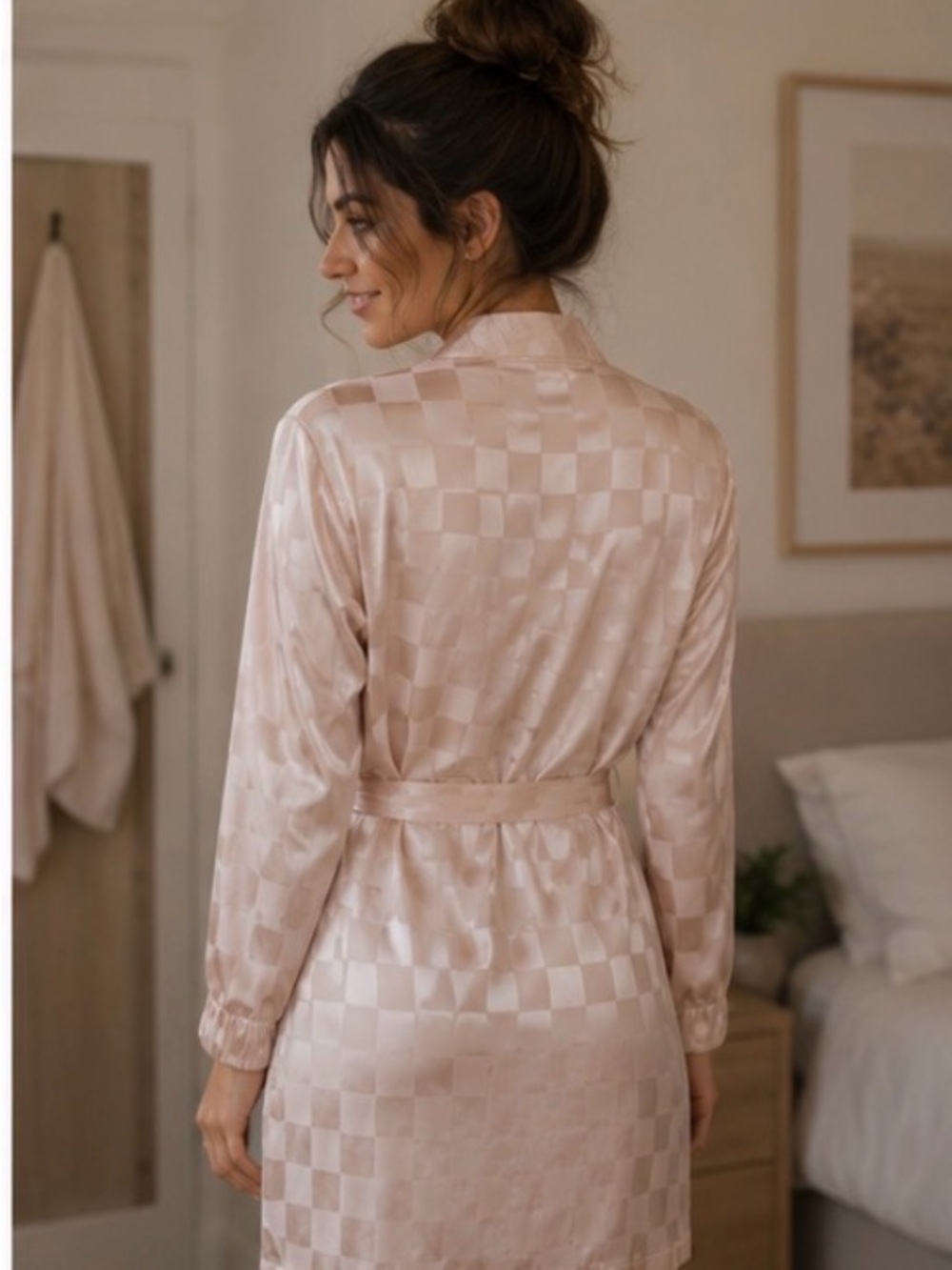 LISSOME WOMEN’S AND WOMEN’S PLUS SATIN CHECKERED ROBE 👘 - Picture 2 of 9